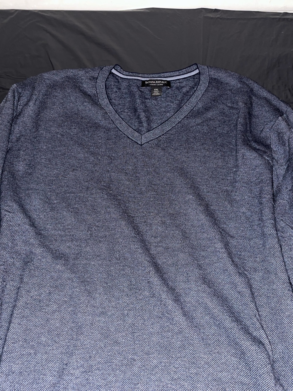 Banana Republic Men's V-Neck Sweater in Navy Blue.  Silk/Cotton/Cashmere